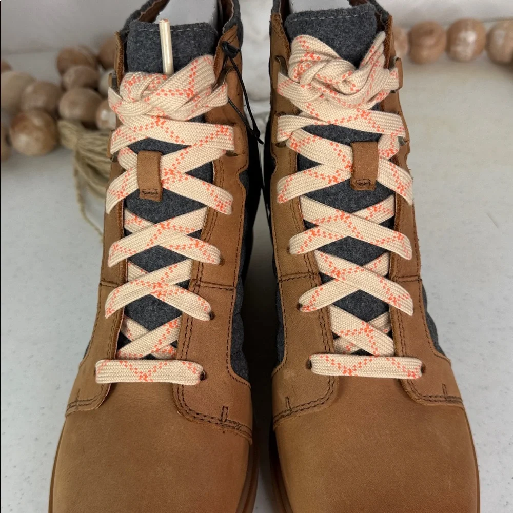 Sorel Women's Evie II NW Lace Boots - Velvet Tan, Gum 10 - Size 9